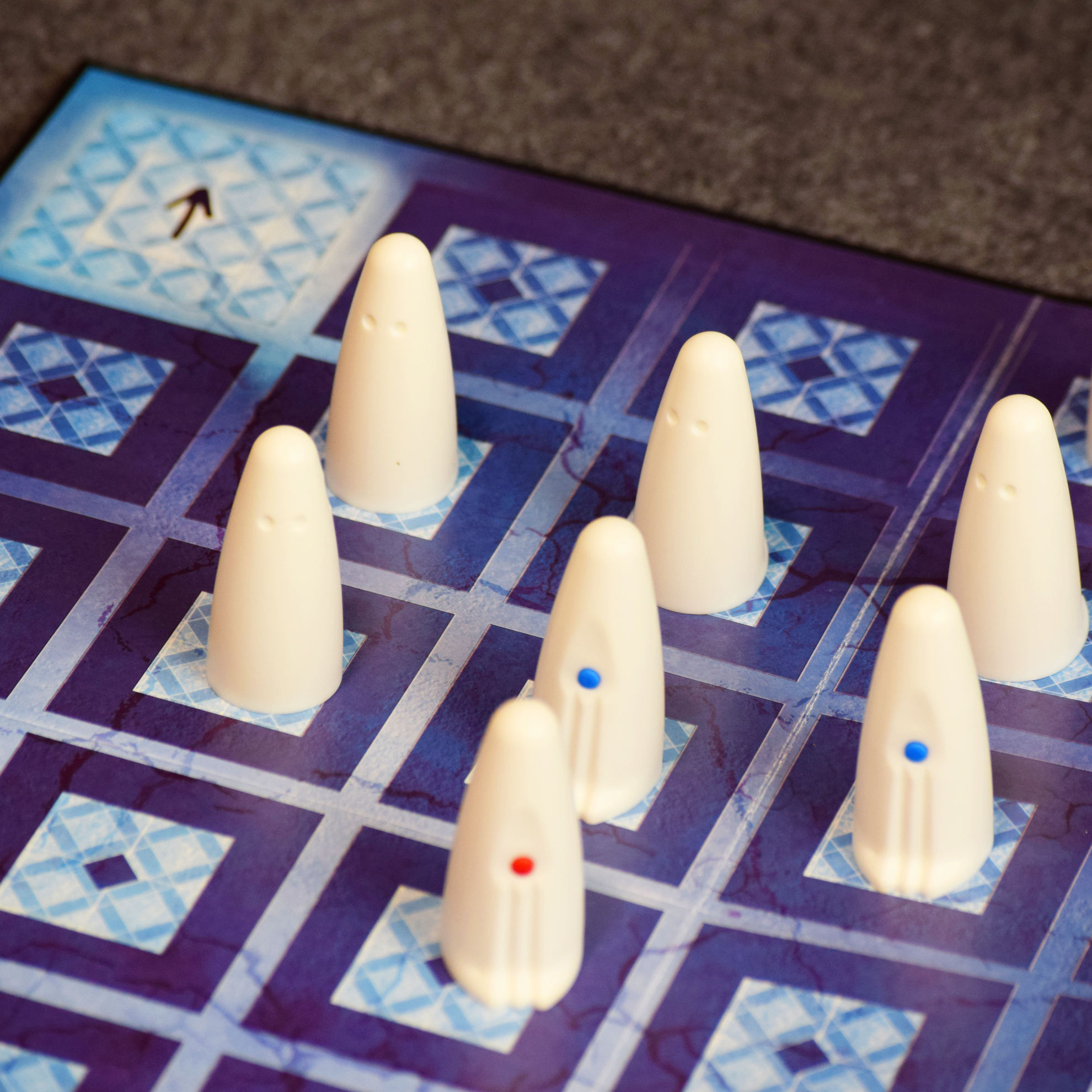 交流会で遊ぶ予定のボードゲーム「ガイスター」の写真